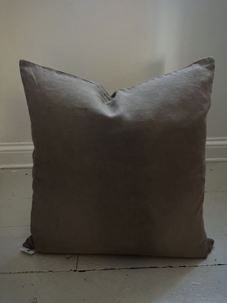 Putetrekk lin 50x50 cm brun